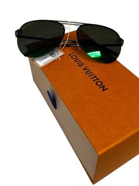 Louis Vuitton Pilot Logo Lens Sunglasses-New With Box, MSRP $825